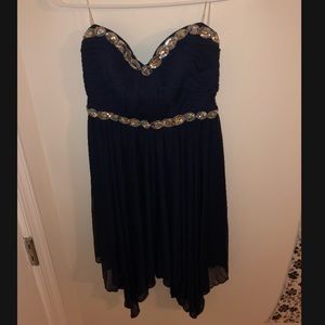 Strapless formal dress